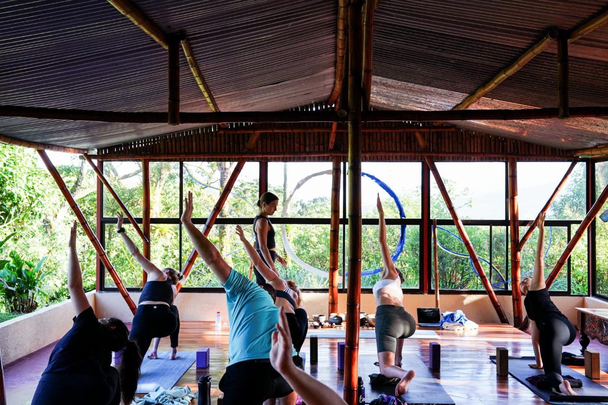 Essence Arenal Spa & Yoga El Castillo Esterno foto
