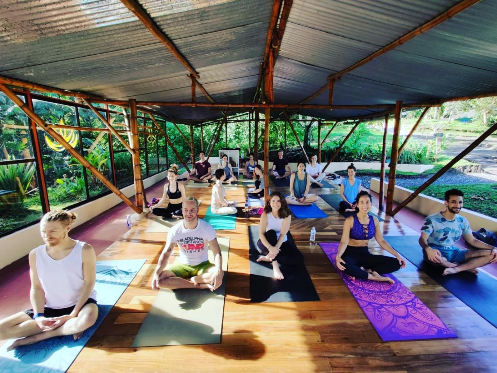 Essence Arenal Spa & Yoga El Castillo Esterno foto